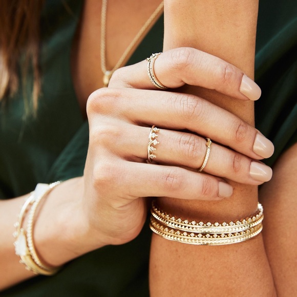 Kendra Scott Jewelry - Kendra Scott Mary Caroline Gold Bangle Bracelet